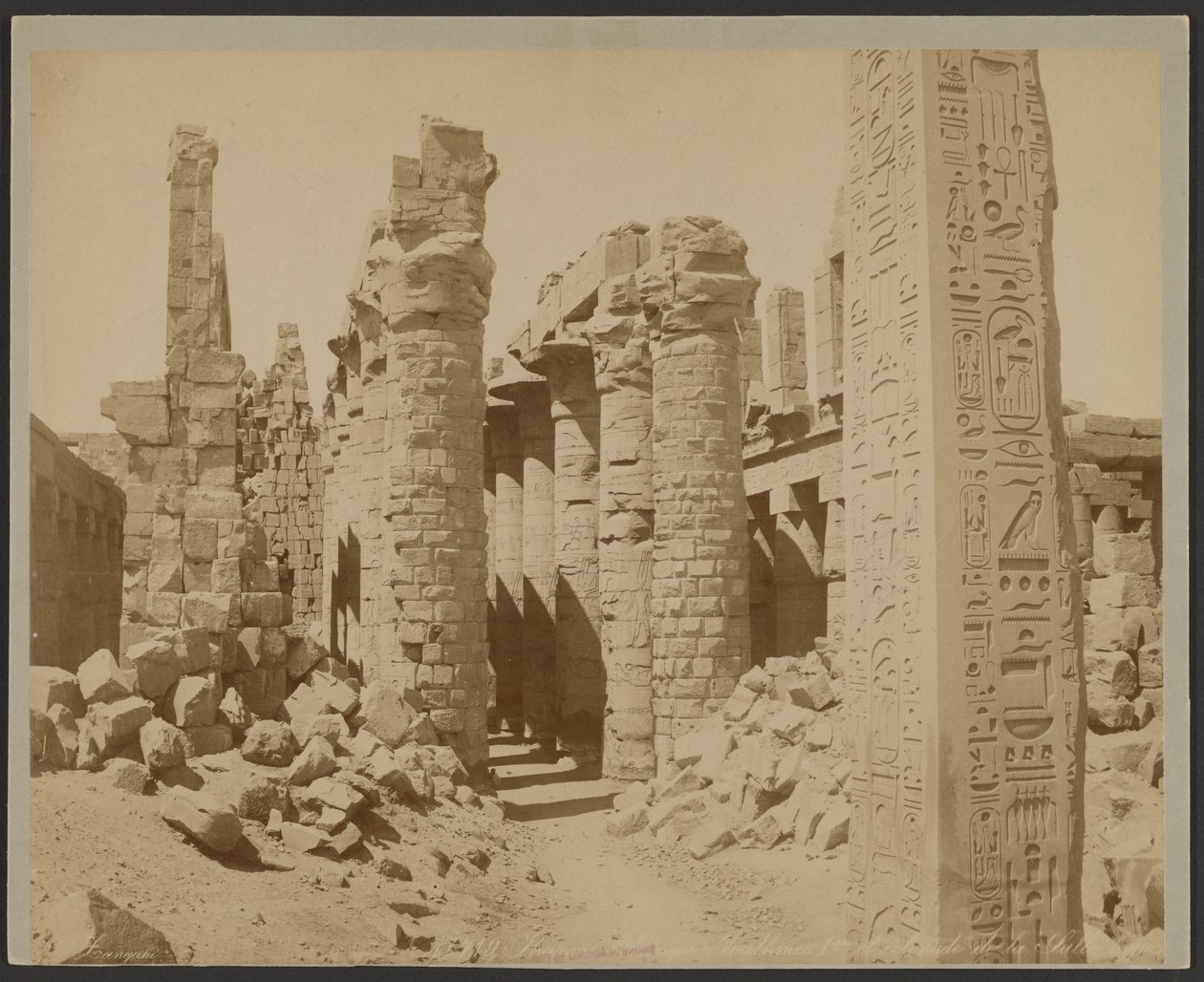 Karnak, obelisk Tuthmes 1. a kolonáda síně [nelegální] od Zangaki