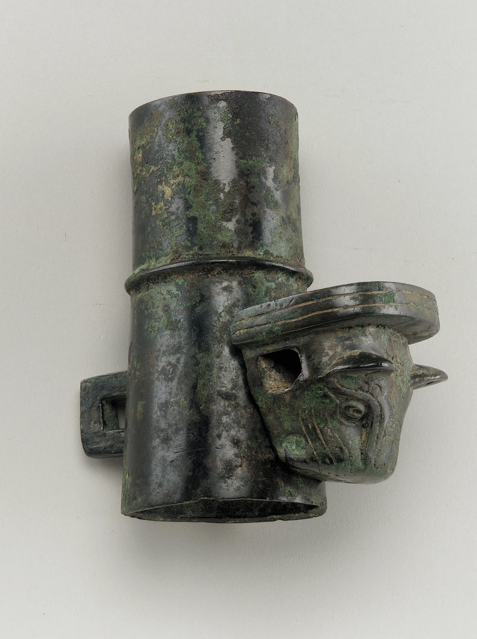 Nábojnice s odlitou závorou v podobě kočičí hlavy (bronzová) od Zhou Dynasty Chinese School