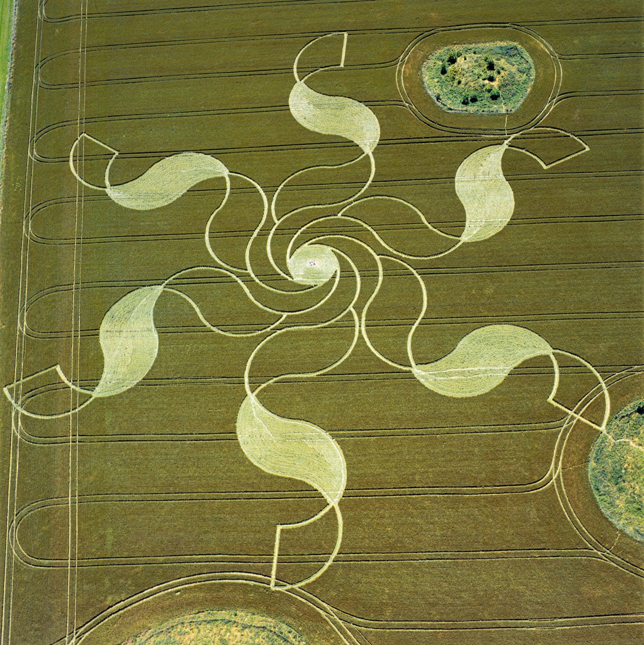 Kruh v obilí v pšeničném poli, Stonehenge, Wiltshire, 4. července 2002 (letecký snímek) od Ferdinand Georg Waldmuller