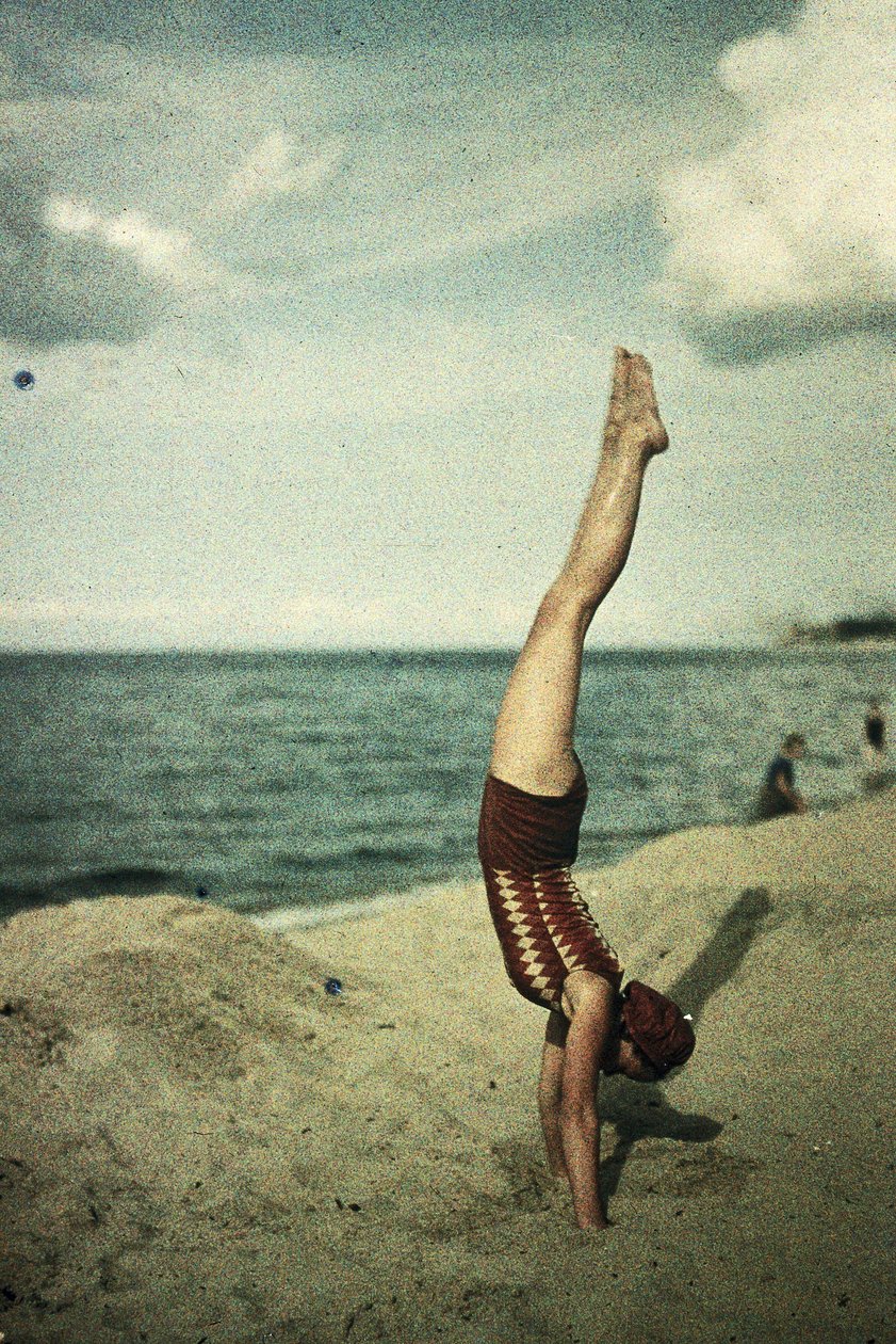 Eva dělá stojku, c 20. léta od Frederick (attr. to) Barnard
