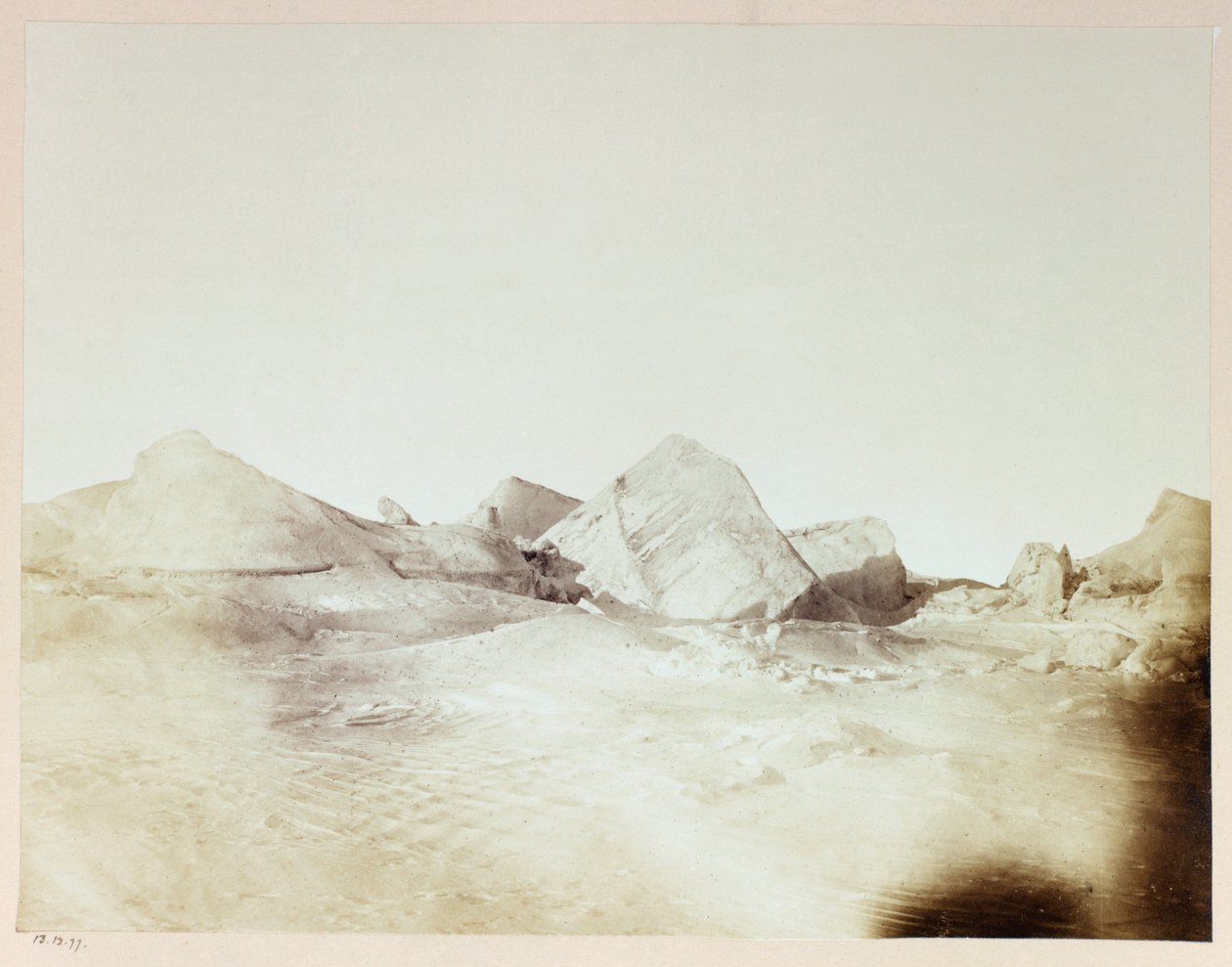 Arktická expedice (1875-1876) kapitána George Narese (1831-1915): Floebergs, poblíž pláže Floeberg od Frederick (attr. to) Barnard