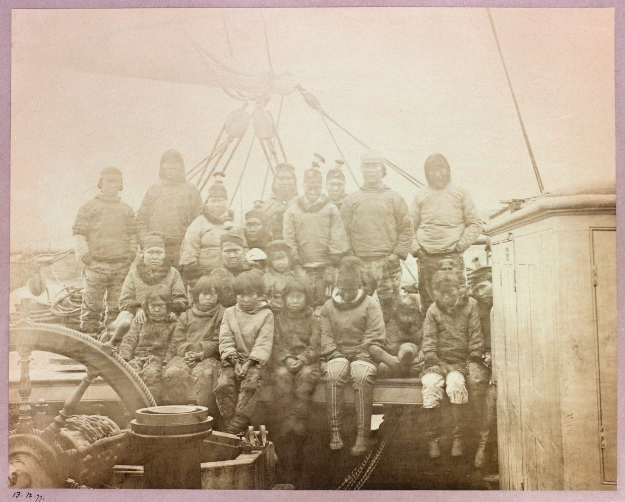Arktická expedice (1875-1876) kapitána George Narese (1831-1915): Skupina domorodců na 