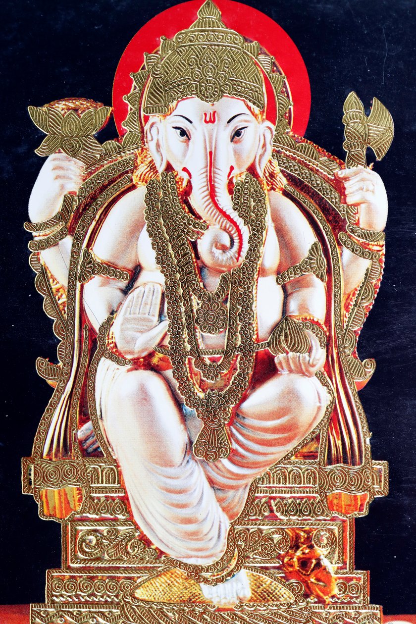 Ganéša nebo Ganapati: hinduistický bůh v čele se slonem. od . .