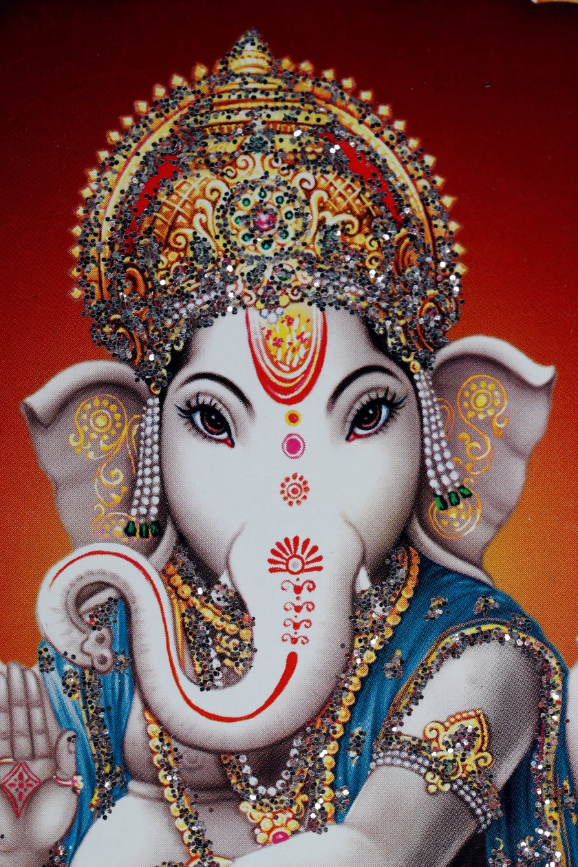 Ganéša nebo Ganapati: hinduistický bůh v čele se slonem. od . .