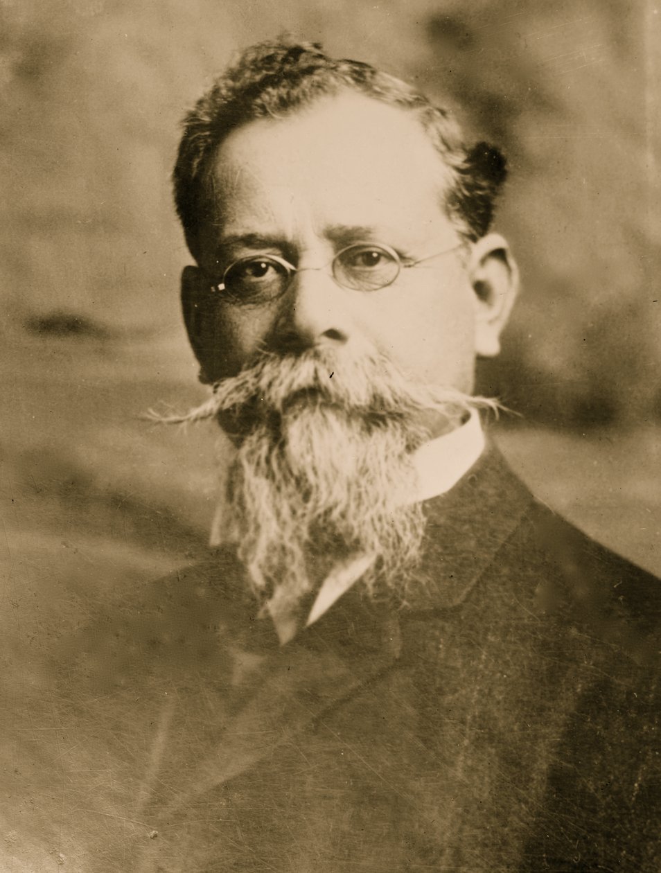 Generál Venustiano Carranza (foto) od Hippolyte Lalaise Devéria