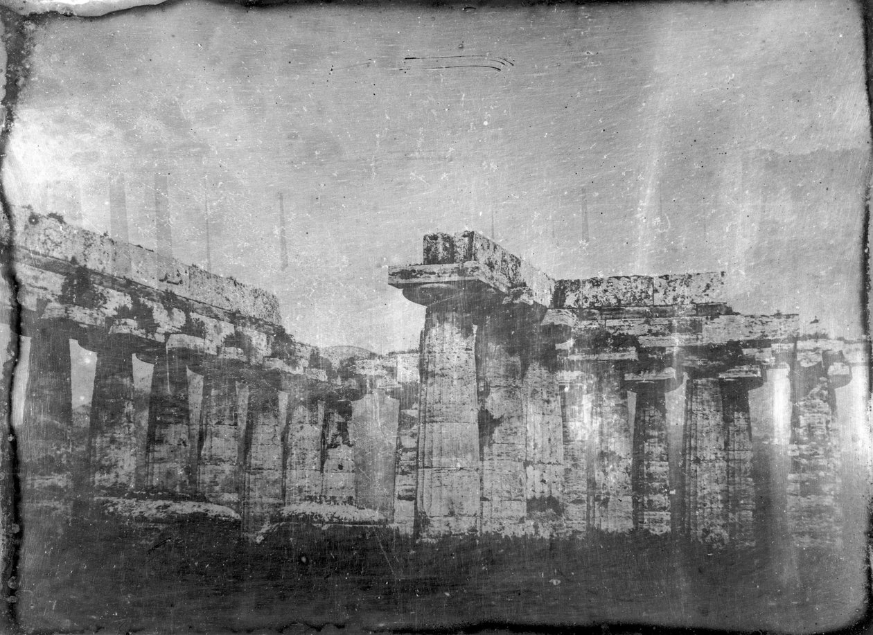 „Paestum, interiér baziliky z Paestum, interiér baziliky z jihozápadního úhlu“, 29. května 1841 od Frederick (attr. to) Barnard