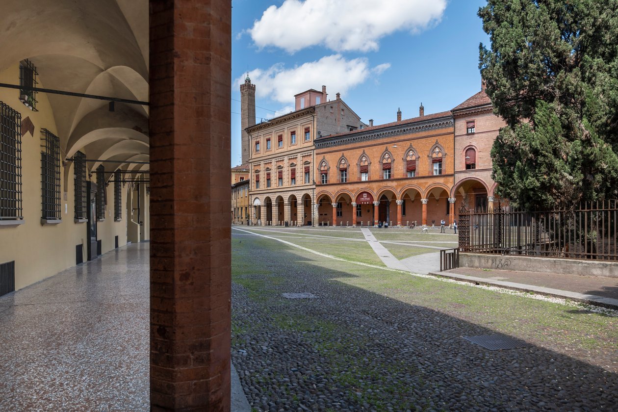 Piazza Santo Stefano, Bologna, Itálie (foto) od . .