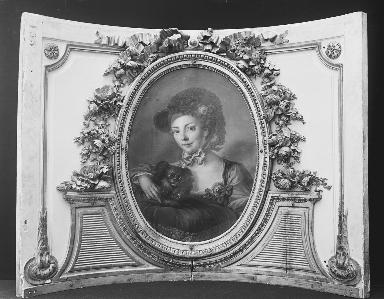 Žena se psem jeden ze sady, 1770-90. od ca. 1775 . French Painter