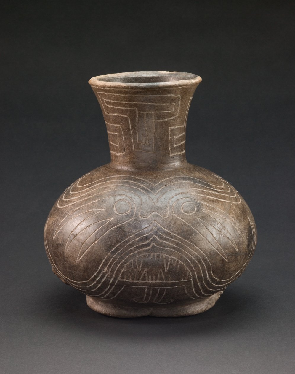 Nádoba s řezanými motivy, cca 1400-1600 (keramika) od culture Mississippian