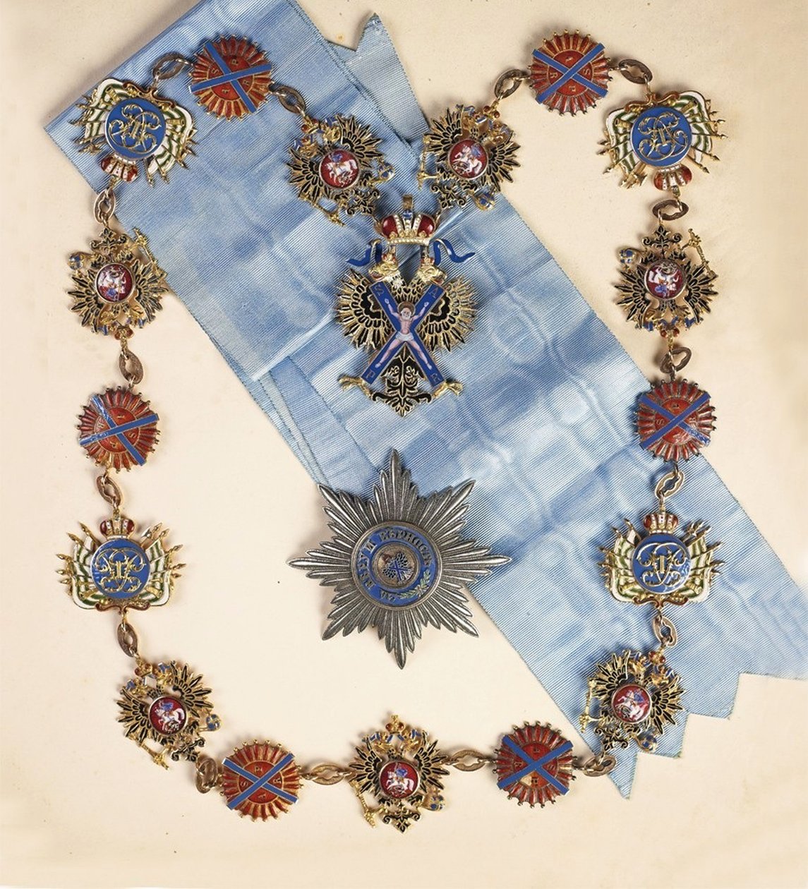 Insignie Řádu sv. Ondřeje Apoštola I. z druhé poloviny 19. stol. od decorations and medals Orders