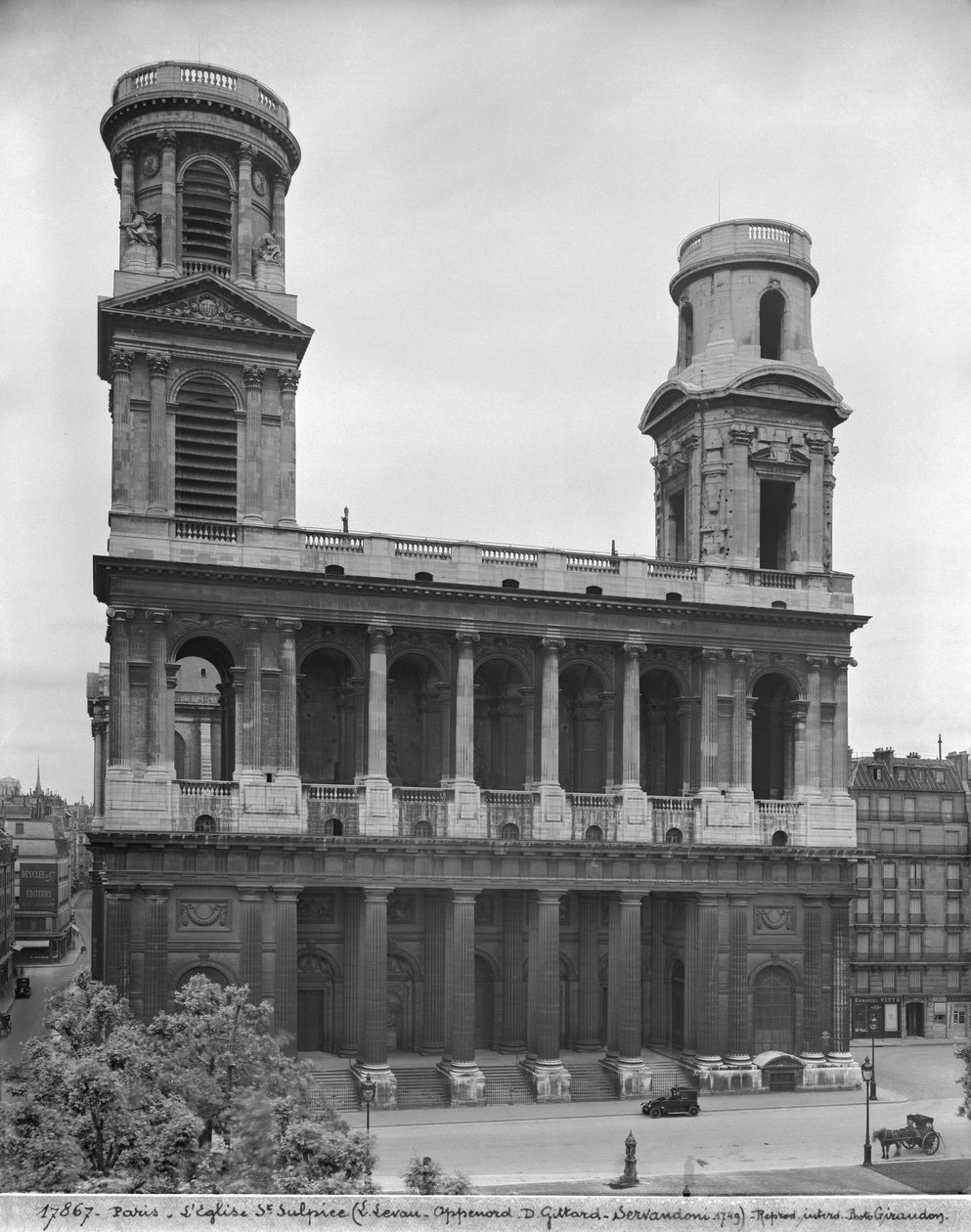 Pohled na kostel Saint-Sulpice, 1921-22 (viz také 346070) od Studio Giraudon