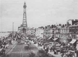 Centrální promenáda, Blackpool (čb fotografie) od (after) English photographer