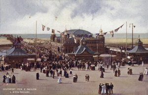 Southport Pier and Pavilion (barevné foto) od (after) English photographer