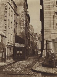 Rue Saint-Christophe v roce 1865, převzato z rue de la Cite (černobílá fotografie) od (after) French Photographer