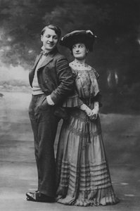 Sacha Guitry a Charlotte Lyses (černobílá fotografie)