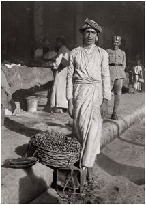 Malý obchod, který přináší malý zisk, Irák, 1925. od A. Kerim