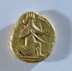 Daric zobrazující Dareia jako královského lučištníka (zlatý) (lícní strana) od Achaemenid