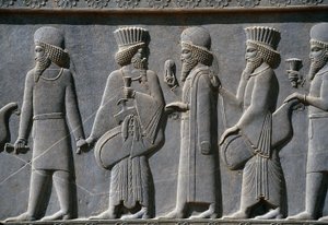Detail z procesního vlysu na východní straně paláce Apadana, Persepolis, Írán, c.518-465 př.nl (šedý kámen)