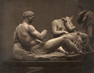Sochy z Parthenonu, Britské muzeum, c. 70. léta 19. století.