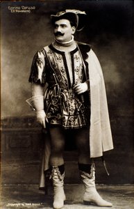 Zpěvák Enrico Caruso v opeře Trubadúr od Giuseppe Verdiho (č/b foto) od Aime Dupont