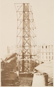 Lešení pro sestavení Sochy svobody, hlava zobrazená vlevo, Paříž, 1883