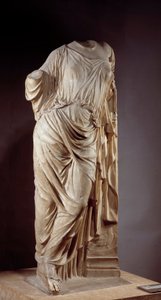 Afrodita ke sloupu. Mramorová socha podle Afrodity, kterou použil Alcamene, řecký sochař z 5. století př. n. l. Dim. 1,18 m Paříž, Musee du Louvre od Alcamenes (attr. to)