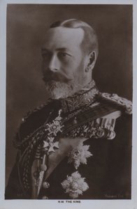 HM The King (černobílá fotografie) od Alexander Bassano