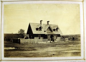 Dům plukovníka Bullocka, indiánský obchodník, Fort Laramie, 1868 (albumenový tisk) od Alexander Gardner