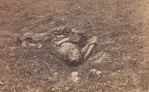 Voják Konfederace [na bitevním poli u Antietamu], září 1862. od Alexander Gardner