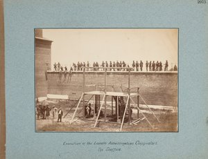Poprava spiklenců atentátu na Lincolna. Lešení od Alexander Gardner
