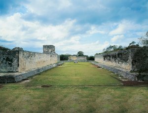 Mexiko, stát Yucatan, Chichen Itza, Great Ballcourt od Nicolas Toussaint Charlet