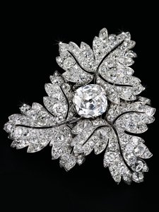 Brož „Listy rybízu“, cca 1855 (diamanty, stříbro a zlato)
