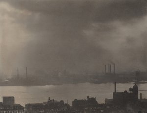 Z města Shelton ve státě New York, pohled na východ od Alfred Stieglitz