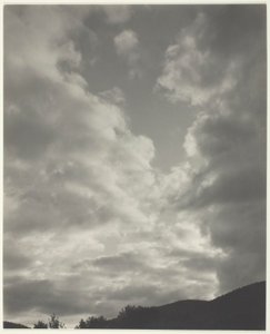 Hudba - sekvence deseti oblačných fotografií č. II od Alfred Stieglitz