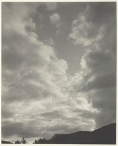 Hudba – sekvence deseti oblačných fotografií, č. II, 1922. od Alfred Stieglitz