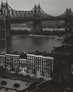 New York z ulice 405 E 54th Street od Alfred Stieglitz