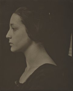Portrét Evy Herrmannové od Alfred Stieglitz