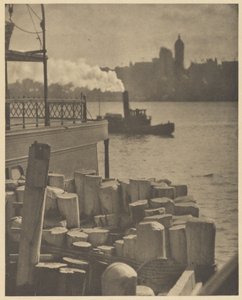 Město přes řeku od Alfred Stieglitz