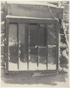Okno: dřevo, sklo, sníh od Alfred Stieglitz