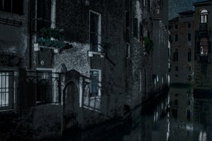 Měsíční stíny, Benátky, 2018 (ručně malovaná fotografie)