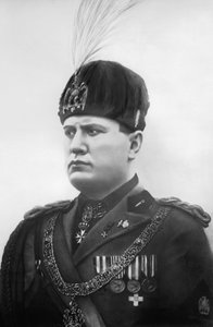 Benito Mussolini (černobílá fotografie) od Fratelli Alinari
