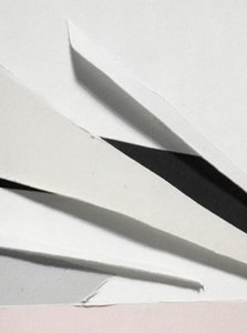 Geometrické záhyby ve stínu od Alma