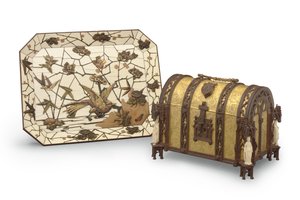 Nabíječka, intarzie Ferdinanda Duvinage a šperkovnice z období gotiky, obě kolem roku 1880 (ormolu, železo, slonovina, zlacená měď a ovocné dřevo) (viz také 476607 a 476608)