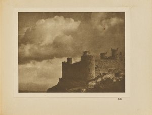 Mraky a hrad od Alvin Langdon Coburn
