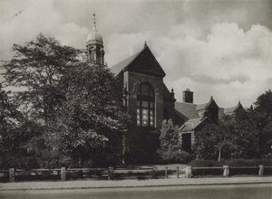 Harvard University: Hemenway Gymnasium (černobílá fotografie) od American Photographer (after)