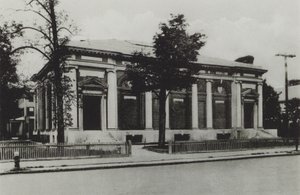 Harvard University: New Lecture Hall (černobílá fotografie) od American Photographer (after)