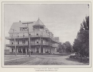 Jamestown, NY: Pickard House, Bemus Point (černobílá fotografie) od American Photographer (after)