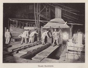 Pittsburgh: Glass Blowers (černobílá fotografie) od American Photographer (after)