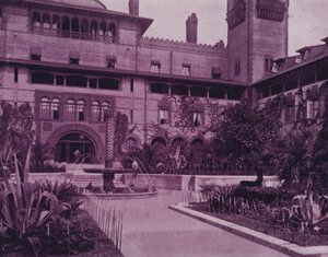 Ponce De Leon Hotel, St Augustine, Florida (černobílá fotografie) od American Photographer (after)