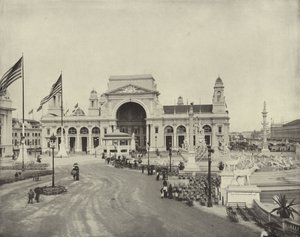 Přes Grand Plaza na sever od American Photographer